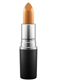 Rouge à lèvres de teinte dorée métallique dans un étui noir mat, arborant une bande argentée à la base et le logo MAC sur le côté.