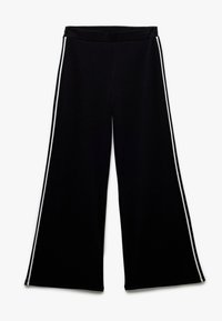 Pantalones de pierna ancha negros con una cinturilla elástica, con rayas verticales blancas a lo largo de los lados. Hechos de una tela suave con una textura lisa.