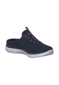 Merenneito verkko slip-on -kengät, joissa on vaaleanpunaisia yksityiskohtia, pyöreä kärki ja joustava valkoinen pohja. Varustettu elastisilla nauhoilla tukevan istuvuuden takaamiseksi. Kevyt muotoilu.