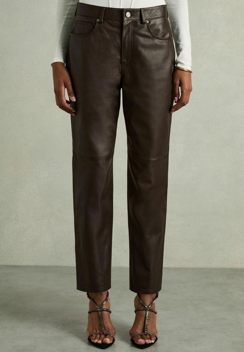 Reiss REGULAR FIT VERONA - Pantaloni de piele - chocolate