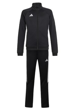 Chándal deportivo negro con chaqueta de cremallera completa y pantalones, con detalles de rayas blancas y logotipos de Adidas en el pecho de la chaqueta y el muslo del pantalón.