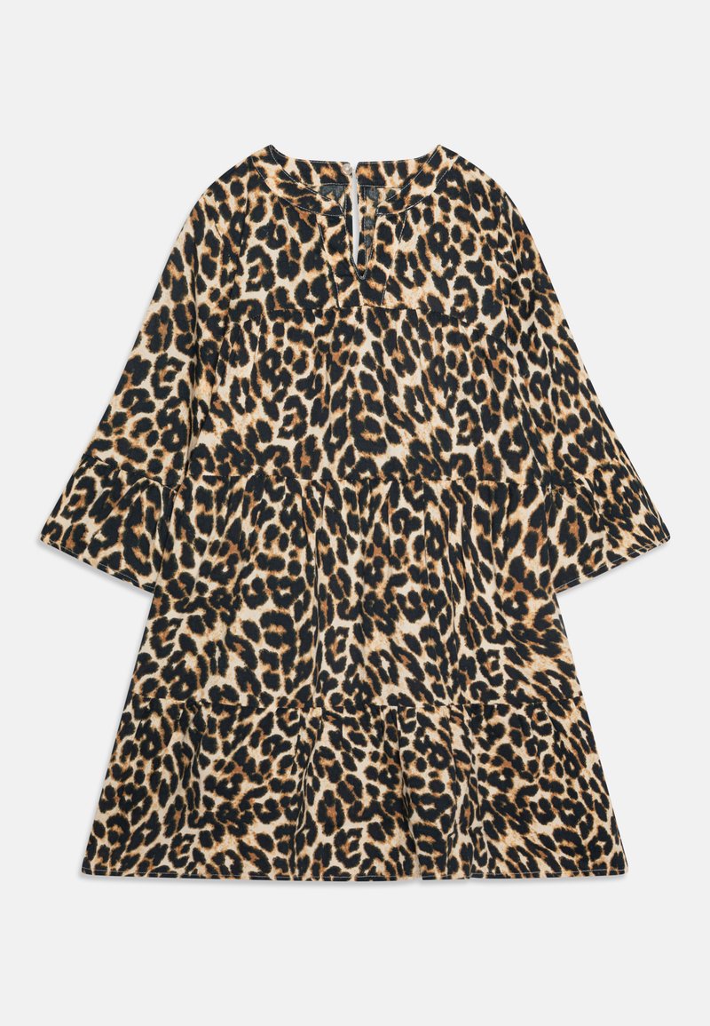 Leopardų rašto suknelė su trim ketvirčių rankovėmis, sluoksniuotu dizainu, apvaliu iškirpimu ir raktų skylutės nugaros detailiu, su tan, juodais ir rudi atspalviais.