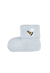 Scarpina blu lavorata a maglia con risvolto e design ricamato a forma di ape. Presenta una texture morbida e una forma arrotondata per il massimo comfort.