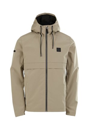 Chaqueta impermeable beige con capucha, cierre frontal con cremallera, cordón elástico y parche de logo negro. Presenta un diseño simple y aerodinámico.