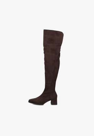 Bottes en suède marron à hauteur de genou avec une texture lisse, un bout carré et un talon bloc, présentant un design ajusté et sans matériel visible.