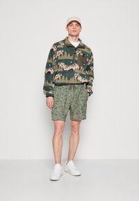 KAVU COSTA - Joggebukse - olive/multi colour