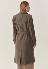 TATUUM TEA - Cappotto classico - light brown