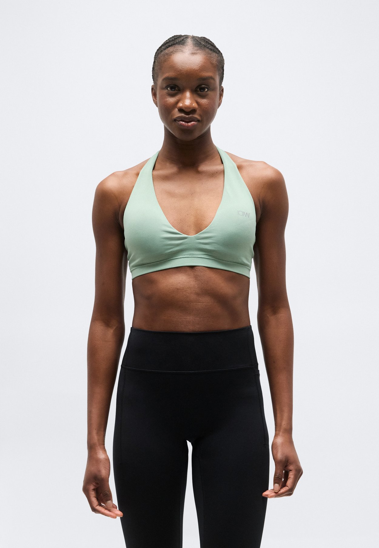 DEFINE SEAMLESS HALTER SPORTS BRA