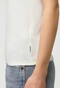 Wrangler SHORT SLEEVE SLIM FIT  - T-shirt basic - worn_white