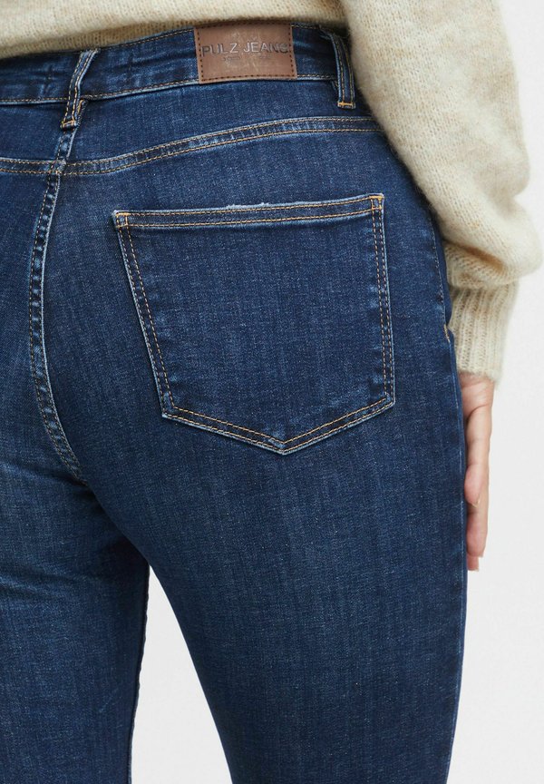 BECCA - Bootcut jeans3