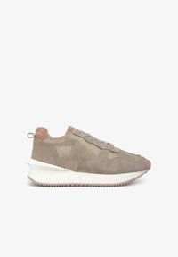 Wybrany, rosa jaspeado