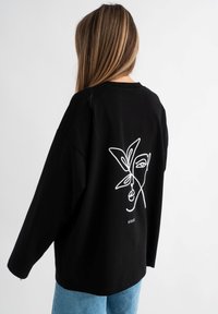 MIRONS Longsleeve - black