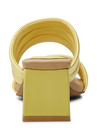 Shoe The Bear STB-SYLVI PADDED STRAP - Heeled mules - butter satin