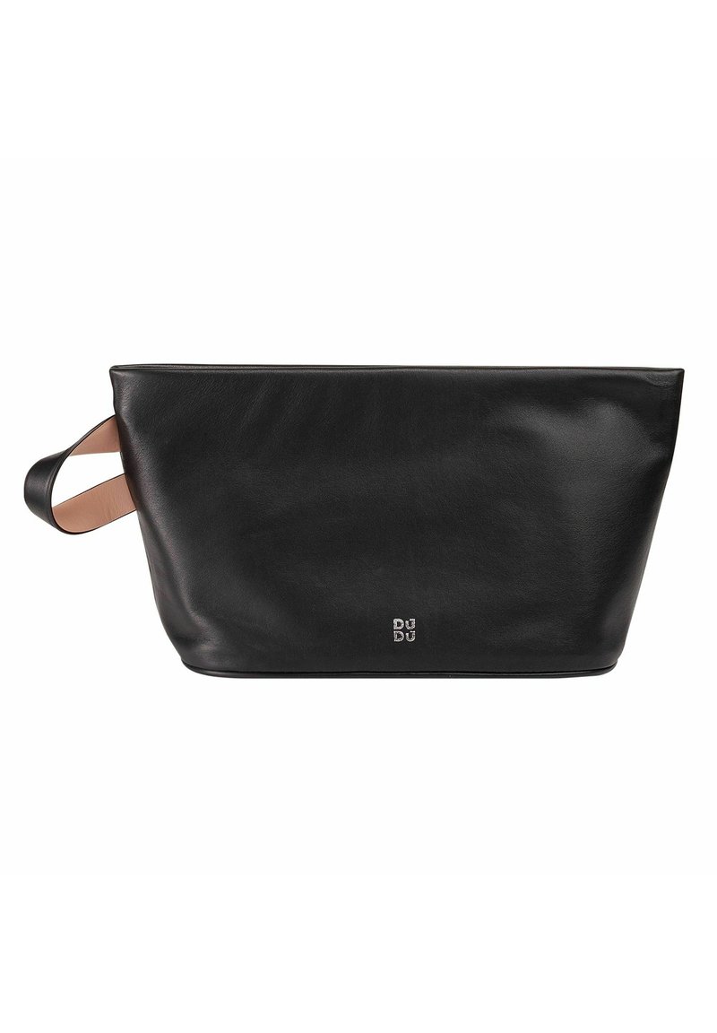 Sac fourre-tout en cuir noir avec une texture lisse, de forme rectangulaire large, un design minimaliste et une anse en cuir tan. Présente le logo de la marque à la base.