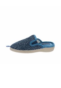 Zapatilla de punto azul tipo slip-on con parte superior texturizada, ribete azul en contraste y suela de color marrón acolchada. Incluye un lazo integrado para facilitar su uso.