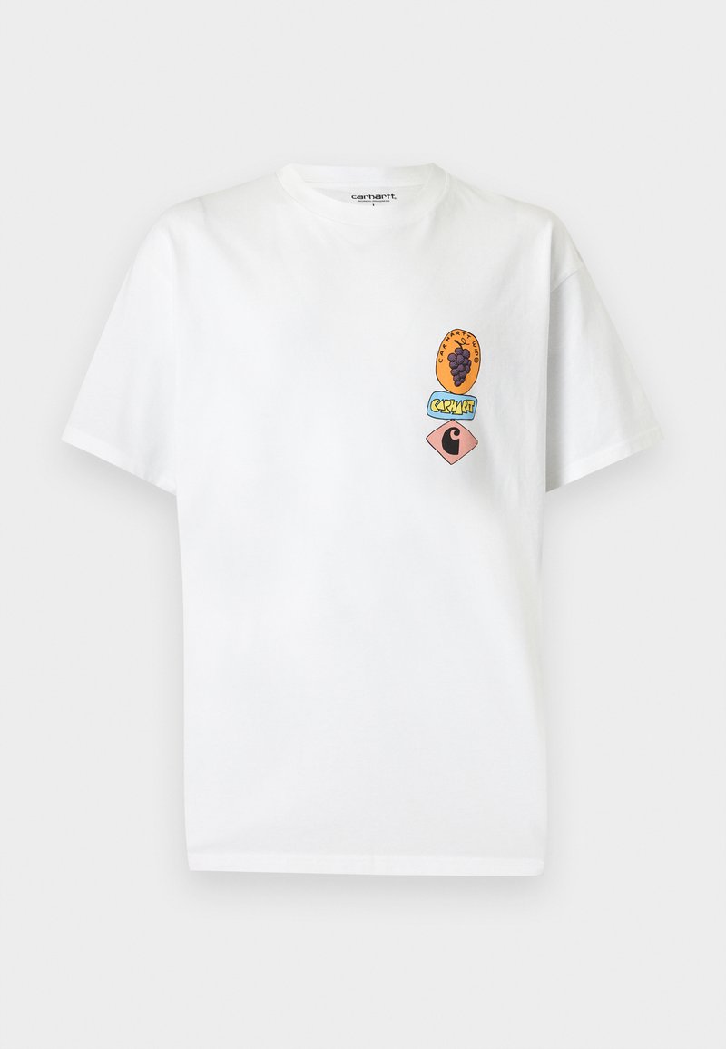 Weißes kurzärmeliges T-Shirt mit kleinen bunten grafischen Patches auf der linken Brust, darunter Trauben, Text und ein stilisiertes „C“-Logo.