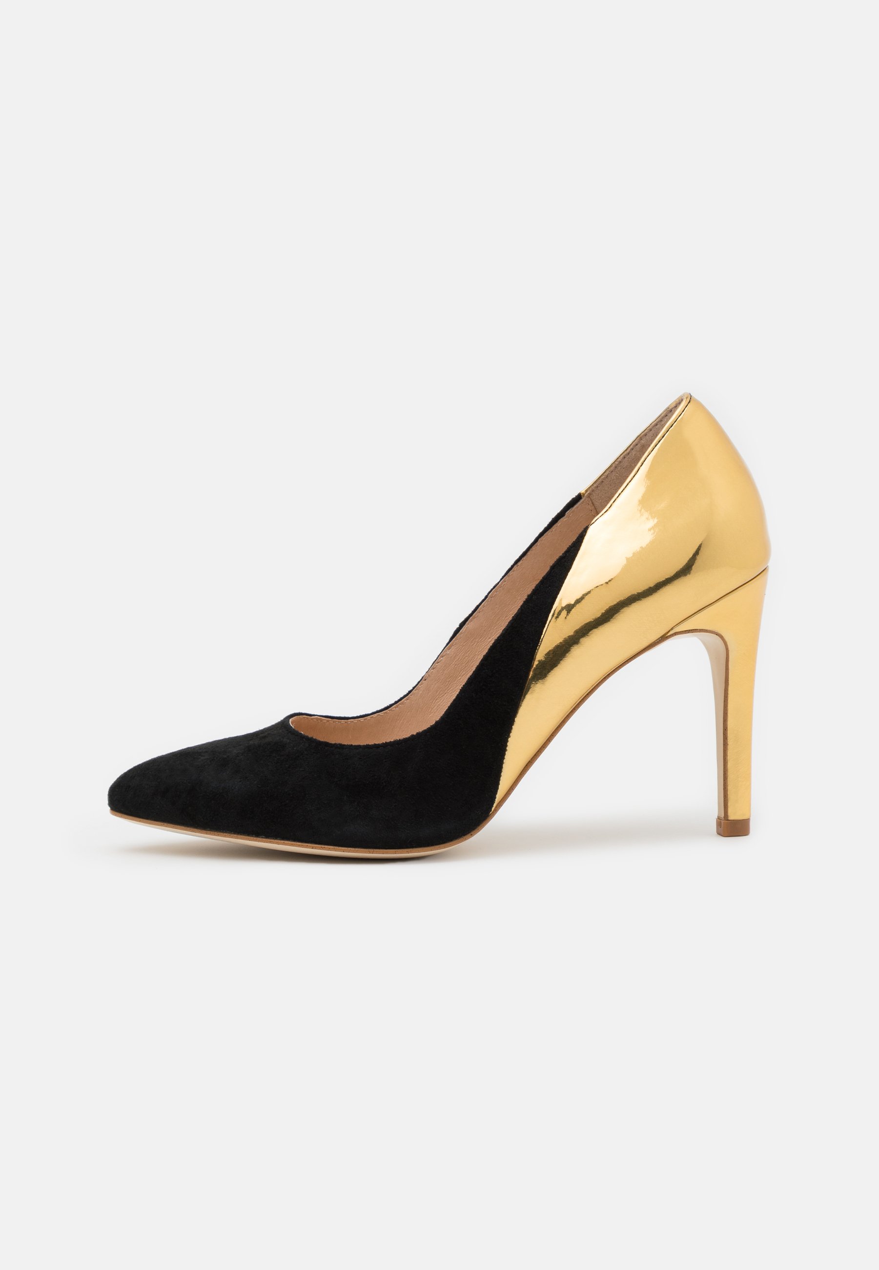 szpilki w kolorze złotym