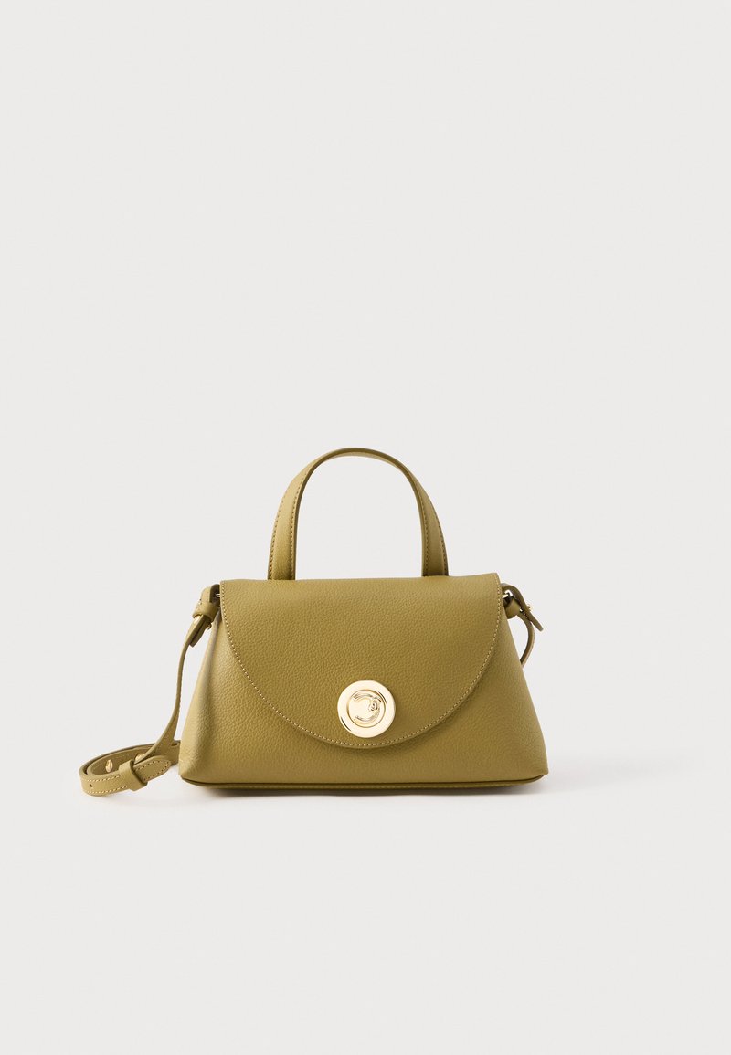 Τσάντα χειρός από δέρμα χρώματος ελιάς με πάνω λαβή και αποσπώμενο ιμάντα ώμου, με στρογγυλό χρυσό κούμπωμα στην μπροστινή φλοπά.