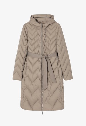 Kergelt beež mantel, millel on chevron-õmblusdisain, kapuuts, esimagnet ja sobitatud kangast vöö talje kohal.