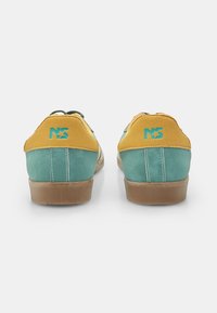 Bata NORTH STAR - Tossud - verde