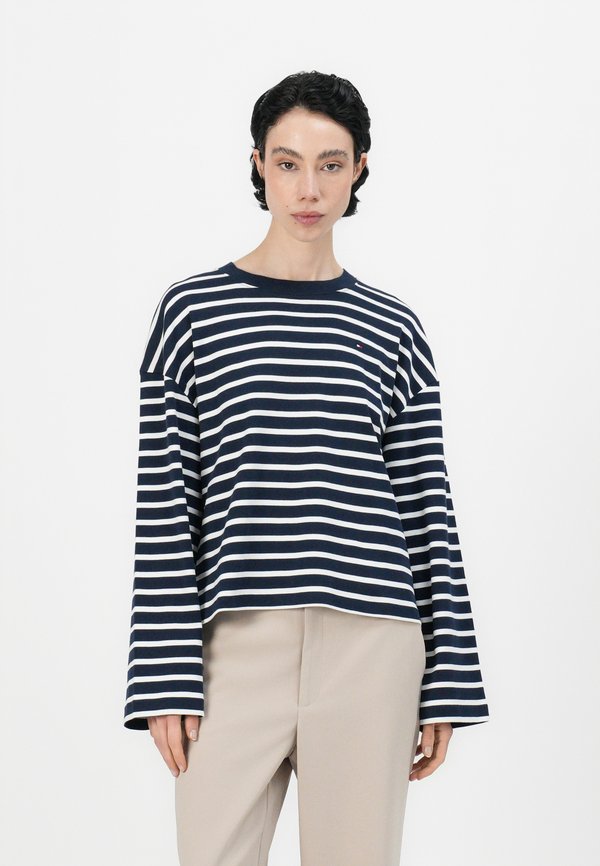 CODY - Long sleeved top