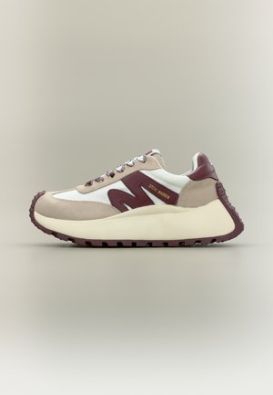 SUPERCAMPO - Sneaker low - white/cherry lacq