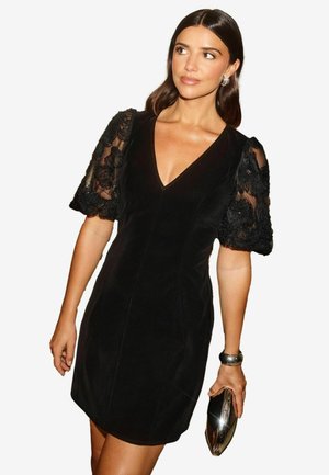 Laisvo kirpimo suknelė - black
