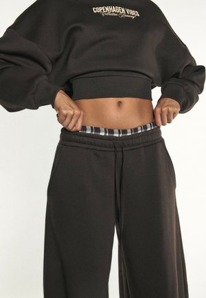 Stradivarius, BOXER-DETAIL JOGGERS - Pantaloni sportivi - mottled brown