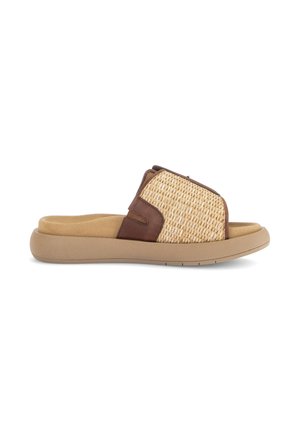 Sandale mule marron et beige avec dessus tressé, semelle intérieure coussinée et semelle épaisse, présentée en profil latéral sur un fond blanc.