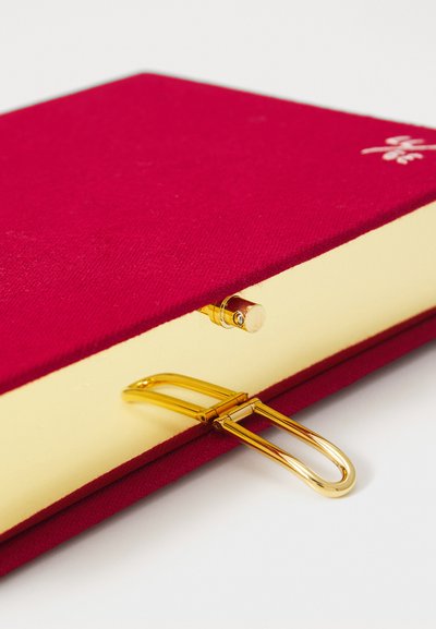 Olympia Le-Tan BOOK CLUTCH ITALIAN COOK BOOK - Clutches - bordeaux latim