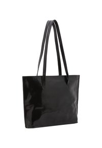 Sac fourre-tout noir en matériau synthétique brillant, avec deux longues poignées, une forme rectangulaire et une construction sans coutures.