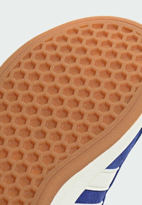 GRAND CORUT – Lauflernschuh