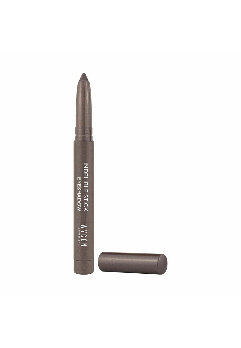 Matita per ombretto marrone, cilindrica, con punta appuntita e cappuccio removibile. Presenta testo bianco che recita "INDELIBLE STICK EYESHADOW WYCON."