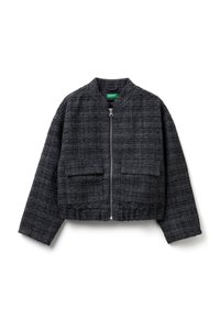 Szara teksturowana kurtka bomberka z prążkowanym pasem, dwoma przednimi kieszeniami i pełnym zamkiem błyskawicznym. Wykonana z tkaniny o wzorze kratki.