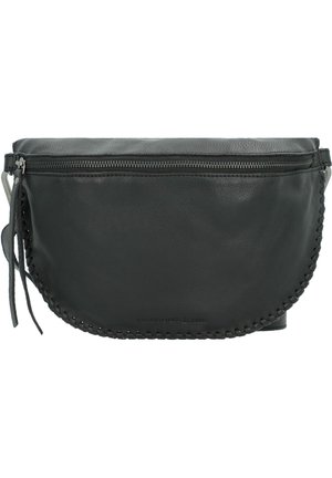 Borsa a sacchetto in pelle nera con forma arrotondata, dotata di chiusura a zip e cuciture intricate lungo il bordino. Texture liscia e design minimale.