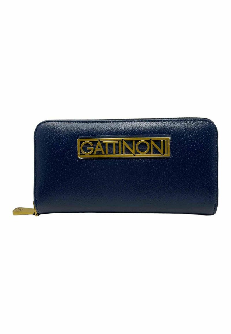 Cartera de cuero azul marino con una superficie texturizada, logotipo dorado "GATTINONI" y cierre con cremallera en el lateral. Forma rectangular.