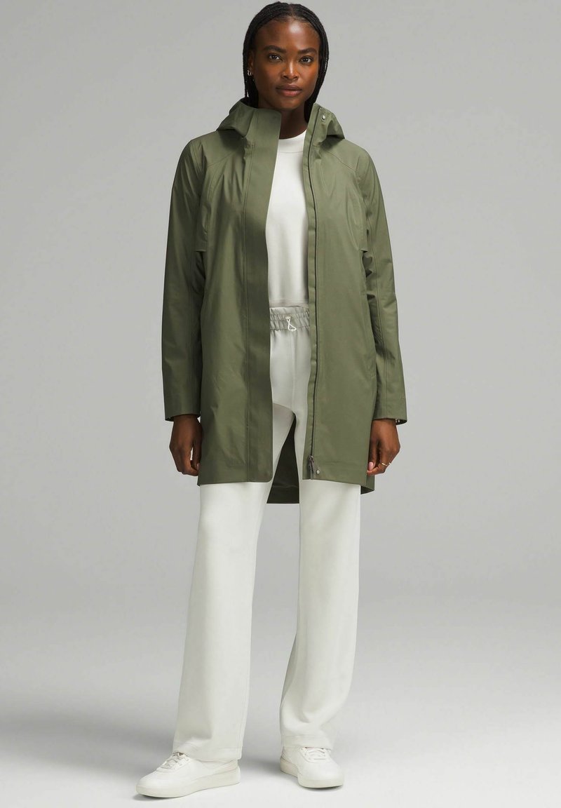 lululemon RAIN REBEL - Vodotesná bunda - medium olive