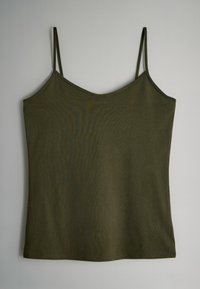 Olivgrünes Spaghetti-Top mit verstellbaren Trägern, das eine glatte Textur und ein einfaches Design ohne Muster oder Verzierungen aufweist.