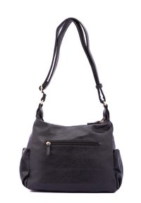 Borsa a mano in pelle nera con superficie testurizzata, dotata di tracolla regolabile e tasca frontale con zip. Design minimalista senza accessori hardware visibili.