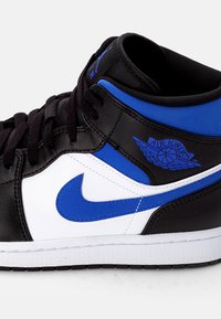 Jordan Air 1 Mid Sneakersy Wysokie White Racer Blue Black Bialy Zalando Pl