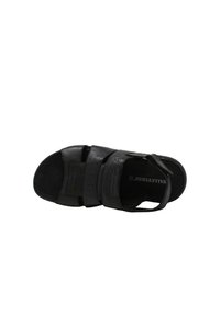 Sandalo in pelle nera con cinturini regolabili, dettagli perforati, design con punta aperta e suola piatta per il comfort.