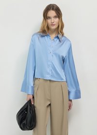 Calliope KIMONO SIMIL - Camicia - celeste