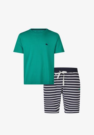 Groen T-shirt met korte mouwen gecombineerd met marineblauwe en witte horizontaal gestreepte shorts met een wit trekkoord.