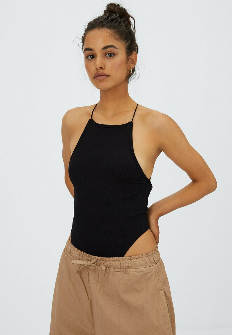 Stradivarius NAHTLOSER MIT MODISCHEM RÜCKEN  - Top - black