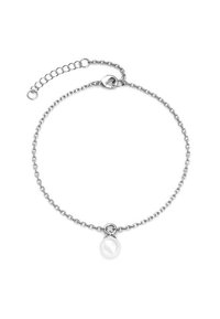 Silberne Kettenarmbänder mit einem einzelnen weißen Perlenanhänger, kleinen Gliedern und einem verstellbaren Verschluss mit einer Verlängerungskette.