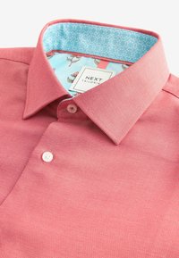 Next TRIMMED EASY CARE SINGLE CUFF SINGLE CUFF - REGULAR FIT - Hemd - coral red