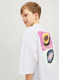 Jack & Jones Junior JORTAMPA BACK TEE CREW NECK JNR - Print T-shirt - weiß
