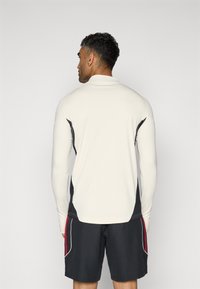 adidas Performance LIVERPOOL FC TIRO 25 COMPETITION TRAINING TOP - Article de supporter d'équipe de club - white