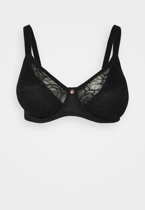 Schwarzer Spitzen-BH mit floralen Mustern, dreieckigen Cups, verstellbaren Trägern und einem kleinen metallischen Akzent in der Mitte vorne. Weicher Stoff.