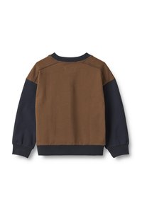 Felpa marrone e navy con maniche lunghe, colletto rotondo, texture morbida e polsini e orlo a costine. Presenta un design color-block.